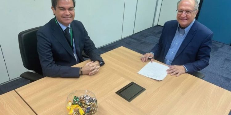 Em Brasília, Mersinho se reúne com Alckmin e pode fazer indicações para cargos federais na Paraíba