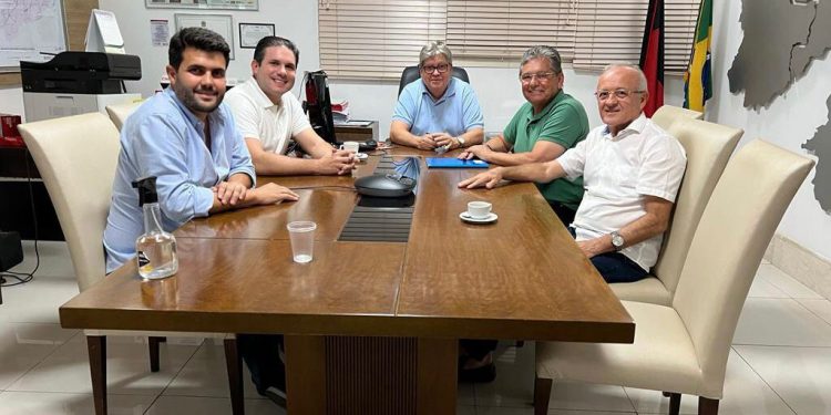 Galdino garante que João Azevêdo cumprirá acordo com o Republicanos