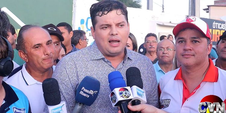 Erros políticos fazem Taciano Diniz perder espaços importantes na política paraibana