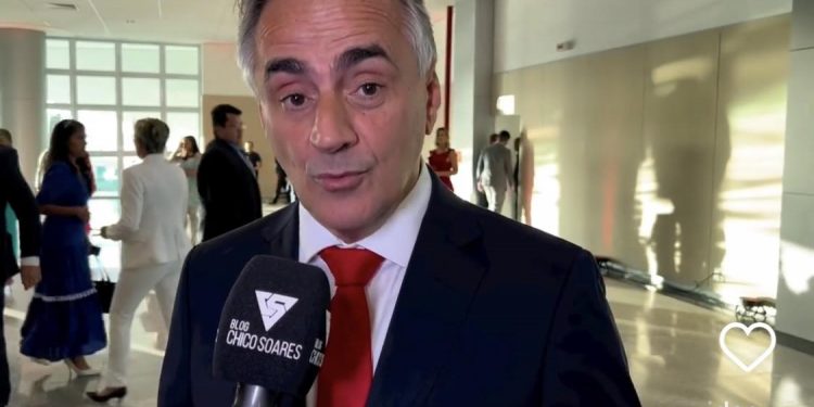 Luciano Cartaxo e o show de “estrelismo” durante a diplomação dos candidatos eleitos