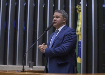 Em último discurso na tribuna, Efraim se despede da Câmara dos Deputados