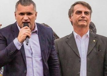Julian Lemos anuncia que lançará livro sobre sua trajetória ao lado de Bolsonaro