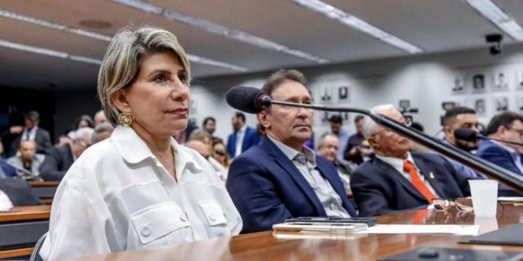 Com ressalvas, Edna Henrique muda de ideia e votará favorável à PEC do Teto de Gastos no 2º turno