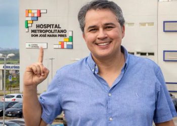 Com ressalvas, TRE aprova contas de campanha de Efraim Filho