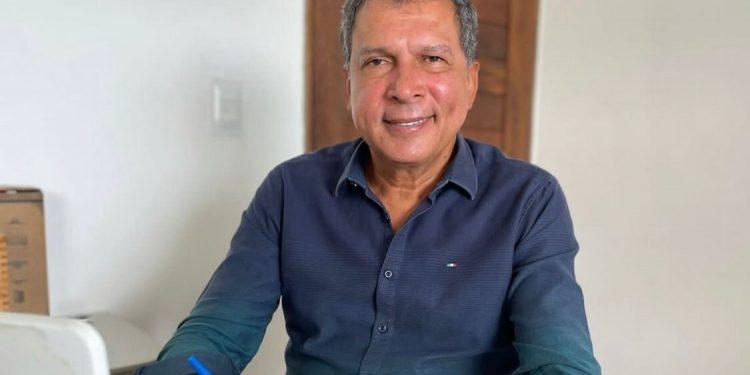 Como antecipado pelo Política da Paraíba, Ricardo Barbosa admite assumir cargo no Governo