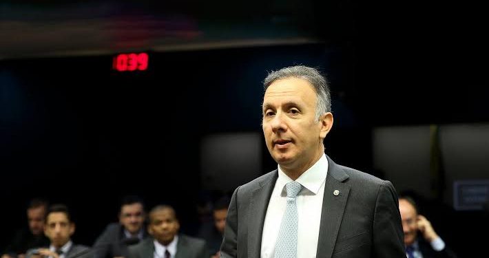 Aguinaldo Ribeiro tem contas desaprovadas pelo TRE, mas deve ser diplomado nesta segunda