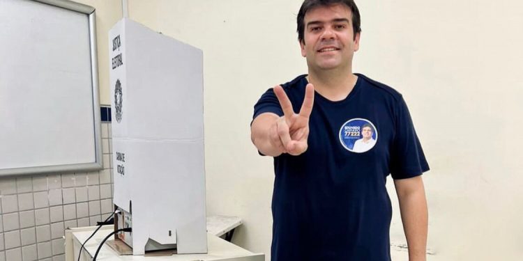 Bastidores: Eduardo Carneiro almeja presidência da Assembleia para viabilizar candidatura à Câmara Federal