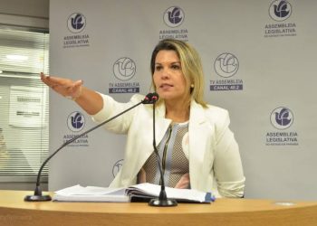 Deputada do PP revela que está em tratando contra um câncer de mama