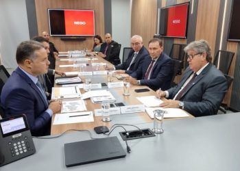 João Azevêdo garante investimentos de R$ 500 milhões em obras rodoviárias