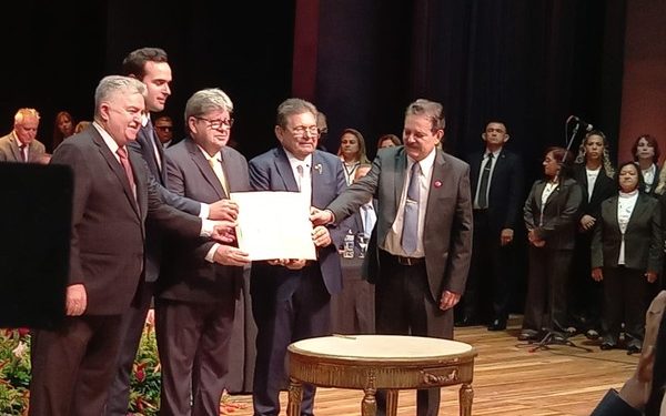 João Azevêdo deve apresentar ‘primeira fornada’ de secretários na próxima segunda-feira