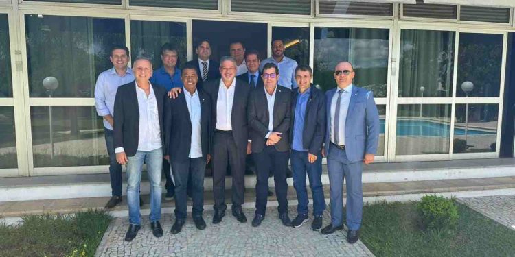 Maioria da bancada paraibana em Brasília fecha com Arthur Lira na disputa pela presidência da Câmara