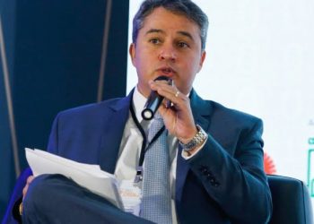 Em aniversário de Baía da Traição, Efraim assegura recursos para o município