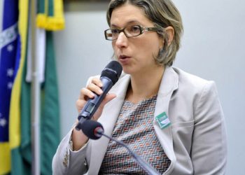 Delegada que investigou Bolsonaro é anunciada como nova superintendente da PF na Paraíba