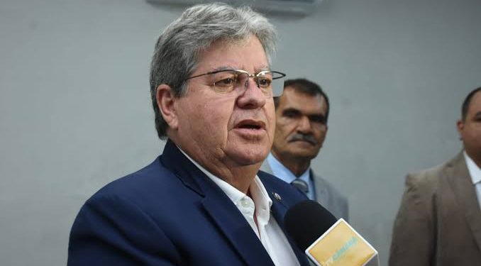 João Azevêdo convida deputados eleitos para encontro antes da posse