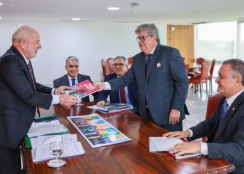 João Azevêdo representa Consórcio Nordeste em encontro com Lula e discute pautas de interesse da região