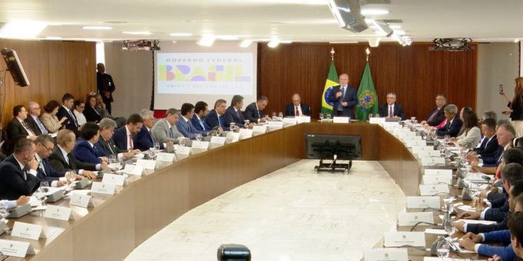 João Azevêdo passa a integrar Conselho da Federação presidido por Lula