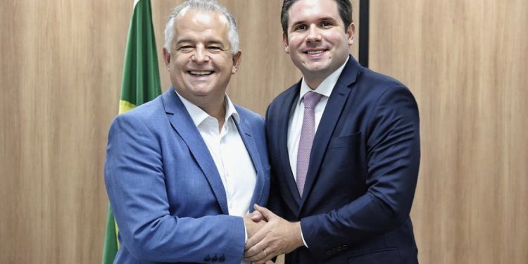 Em audiência com ministro, Hugo Motta cobra início das obras de aeroporto em Patos