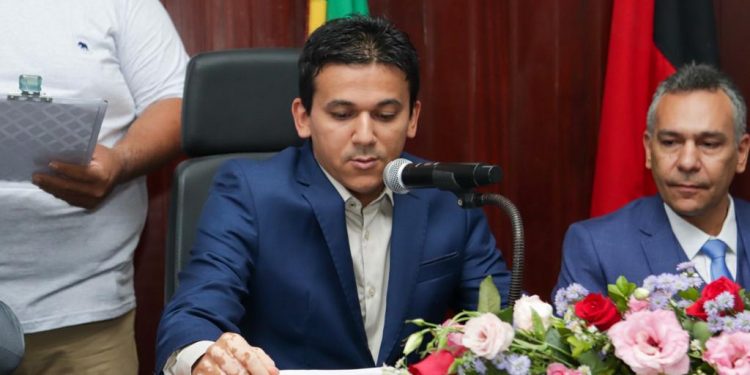 Jackson Alvino é empossado como presidente da Câmara de Santa Rita para o 2º biênio