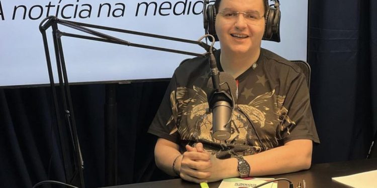 Comunicador Fabiano Gomes sinaliza retorno ao rádio paraibano; saiba provável destino