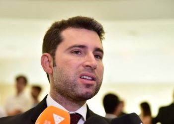 Empossado, Michel Henrique garante mandato crítico, sem bandeiras partidárias e independente