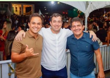 Bastidores: prefeito de Bananeiras rompe com Ruy Carneiro e fecha com Gervásio