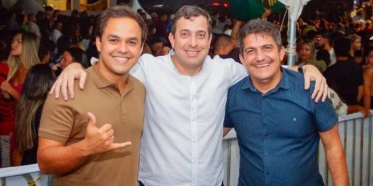 Bastidores: prefeito de Bananeiras rompe com Ruy Carneiro e fecha com Gervásio