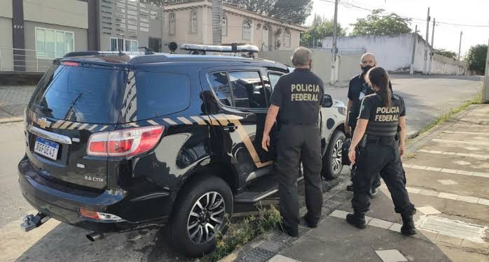 Operação da PF apreende documentos e celular de candidato a deputado estadual em CG