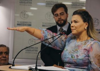 Jane Panta toma posse na ALPB: “Nosso gabinete terá portas abertas ao povo”