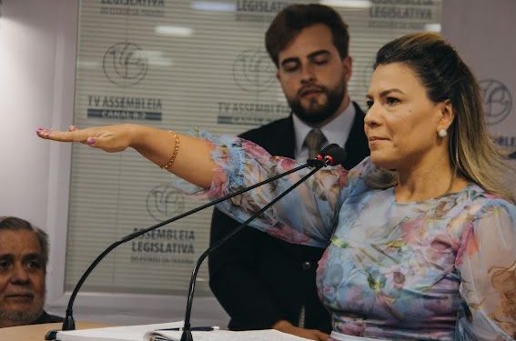Jane Panta toma posse na ALPB: “Nosso gabinete terá portas abertas ao povo”