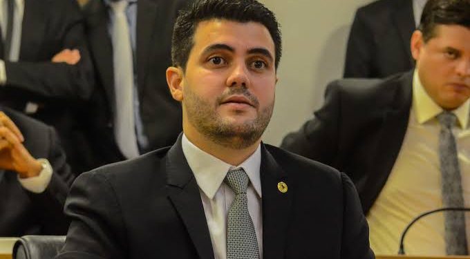 Após deixar liderança do governo, Wilson Filho será o líder da maioria na ALPB