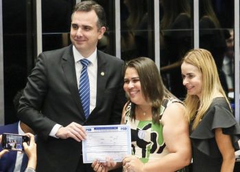 Em Brasília, prefeita de Bayeux se filia ao PSD e comandará partido na cidade