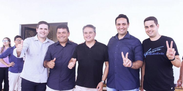 Prefeito do PL rompe com Wellington e Caio Roberto e fecha com Hugo Motta e Márcio Roberto