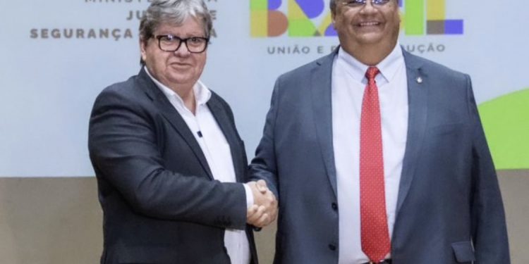 Dino anuncia investimentos de R$ 20 mi para o combate à violência contra a mulher na PB