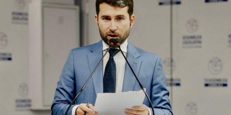 Michel Henrique apresenta projetos de proteção e atenção à saúde feminina na ALPB