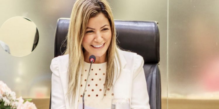 Danielle do Vale assume protagonismo feminino na ALPB