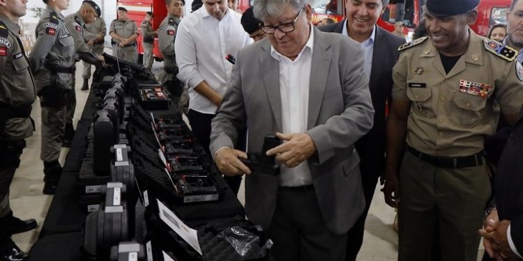 João entrega mais de R$20 milhões em equipamentos para as forças de segurança na Paraíba