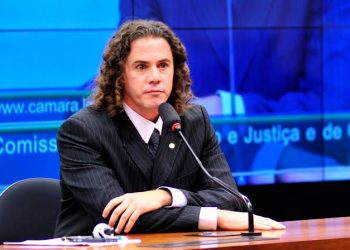 TCE imputa débito e multa a ex-auxiliares de Veneziano em CG