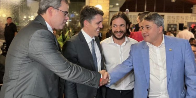 Em Brasília, Efraim oferece jantar a aliados e dá o tom sobre 2026