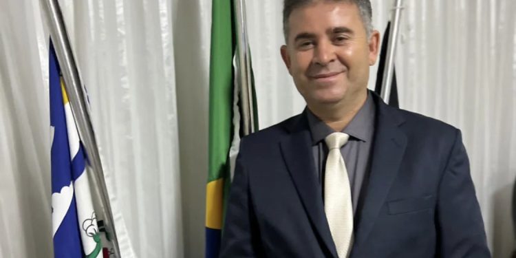 Presidente da Câmara de São Bento faz verdadeira “farra” com dinheiro público