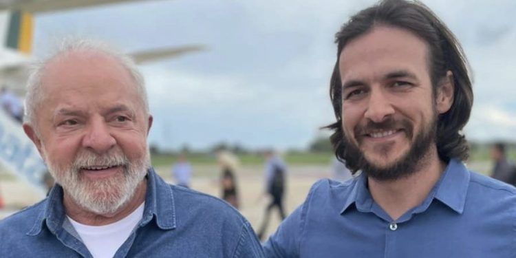 Um tucano em busca de um cargo federal