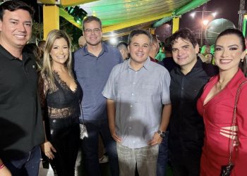 Deputados prestigiam evento em Cruz do Espírito Santo, após afastamento da prefeita com Pedrito