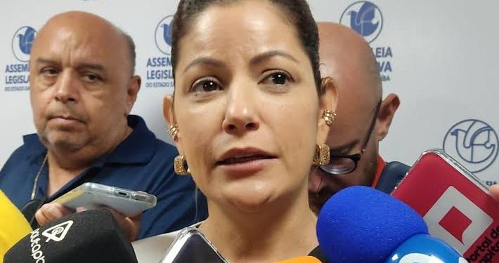 Deputada revela ter sofrido novas ameaças e entra com medida protetiva