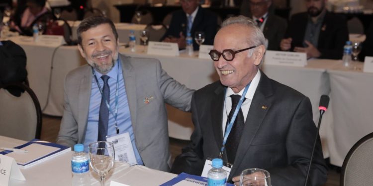 Cícero é reconduzido ao posto de secretário da Frente Nacional dos Prefeitos