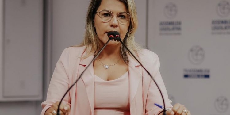 Dra. Jane Panta faz discurso forte contra o feminicídio e cobra união dos parlamentares da ALPB