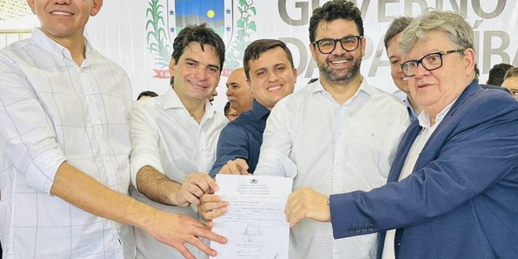 De olho em São Bento, Júnior Araújo e Gilbertinho ‘colam’ em Jarques Lúcio