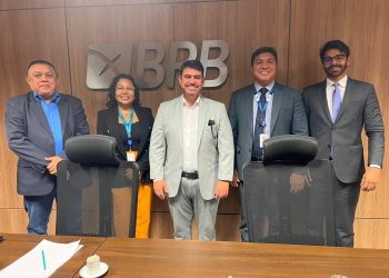 Dinho trata com presidente do BRB sobre liberação de recursos para nova sede da Câmara