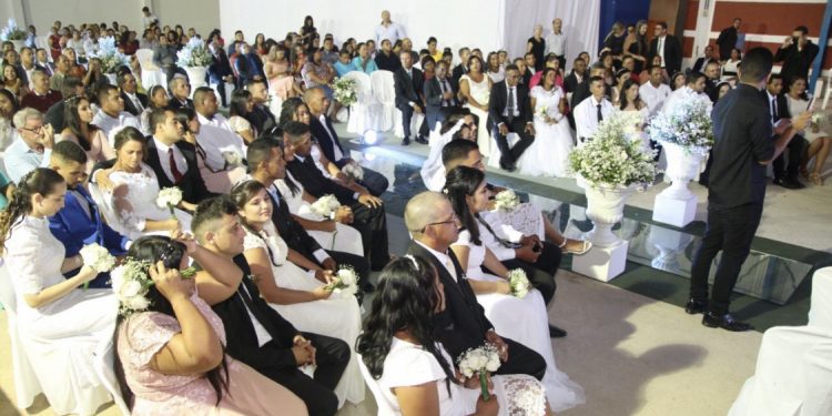 Prefeitura de Lucena realiza casamento coletivo para mais de 40 casais neste sábado