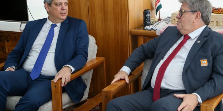 João discute participação dos estados na elaboração do PPA do governo federal