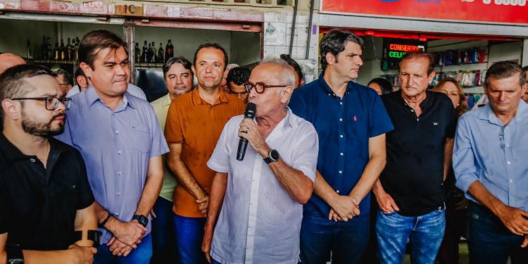 No aniversário de Mangabeira, Cícero inicia maratona de obras e ações no bairro