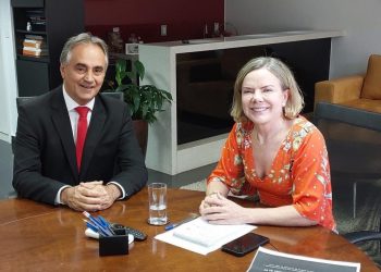 Cartaxo vai à mesa com Gleisi e coloca nome à disposição para pleito de 2024 em JP